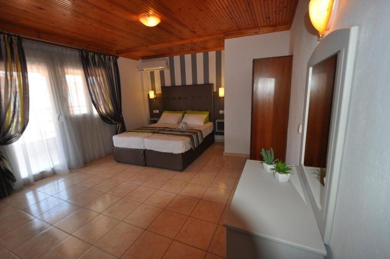 Hotel Asterias Limenaria  Extérieur photo